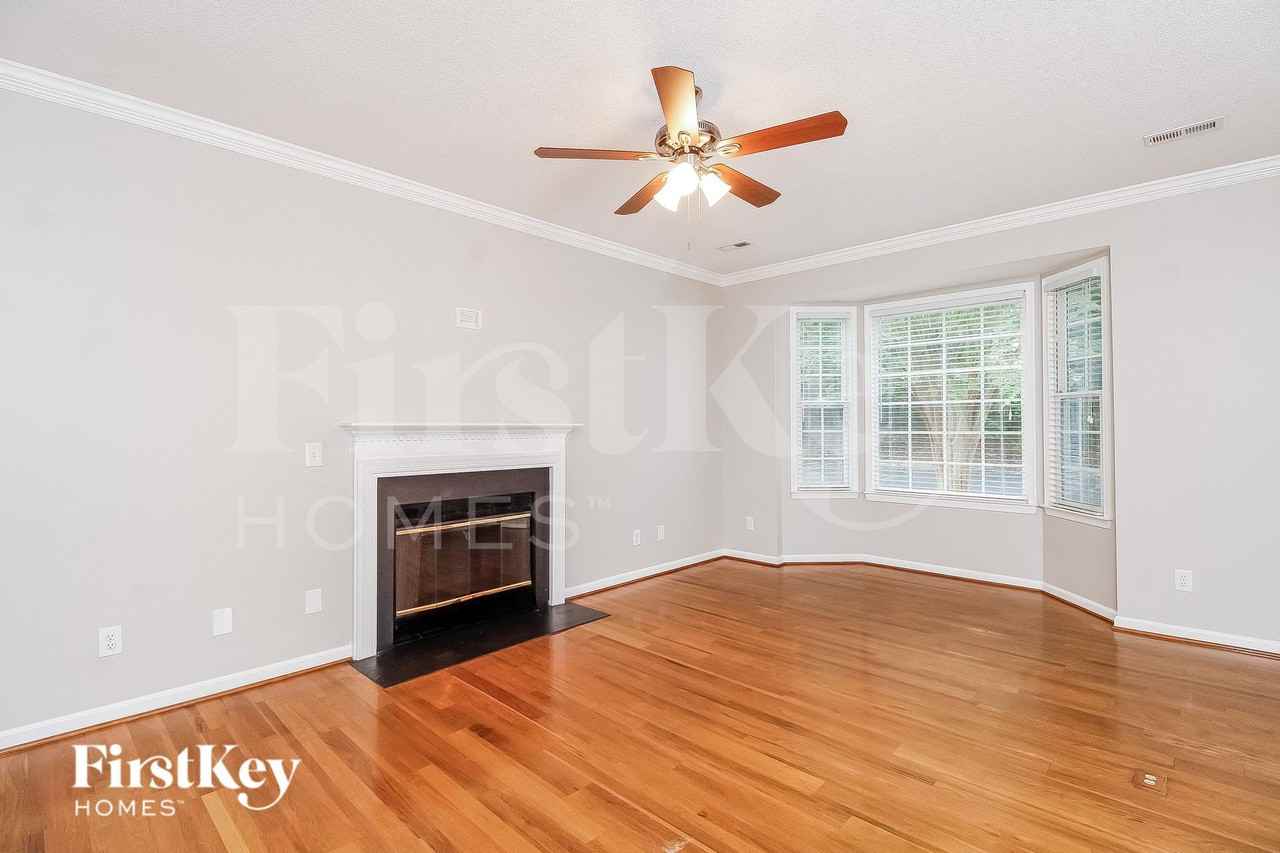 9 Park Village Ct - Photo 3 of 15