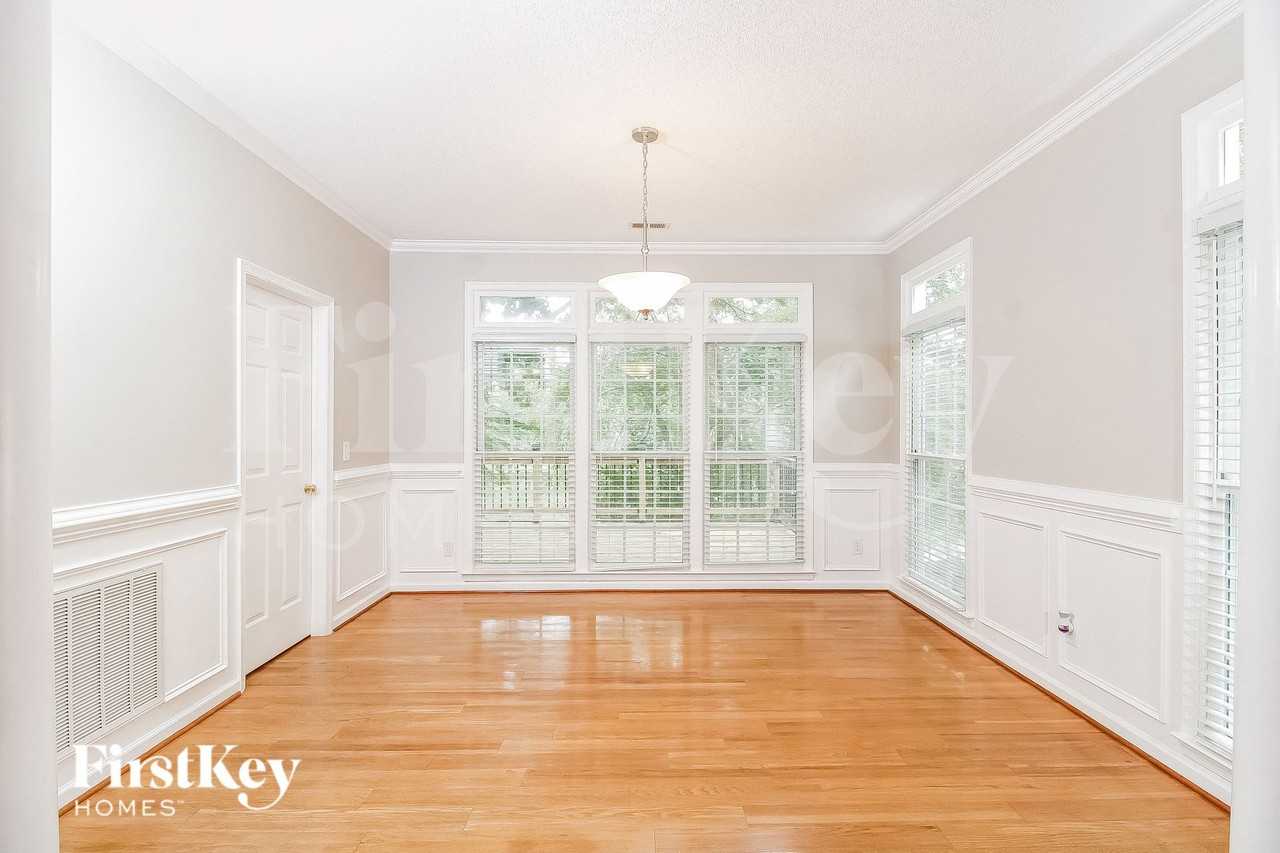 9 Park Village Ct - Photo 5 of 15