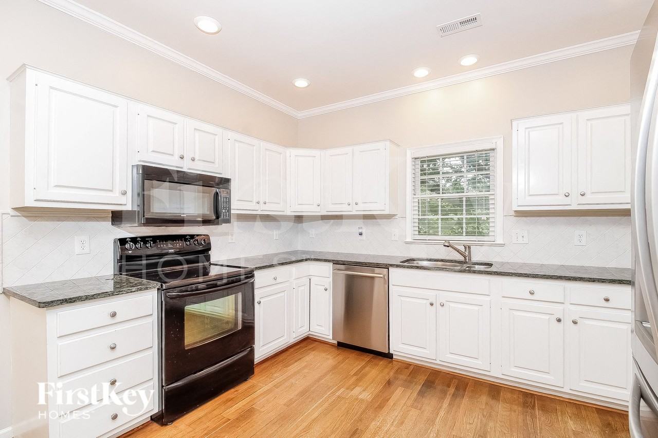 9 Park Village Ct - Photo 6 of 15