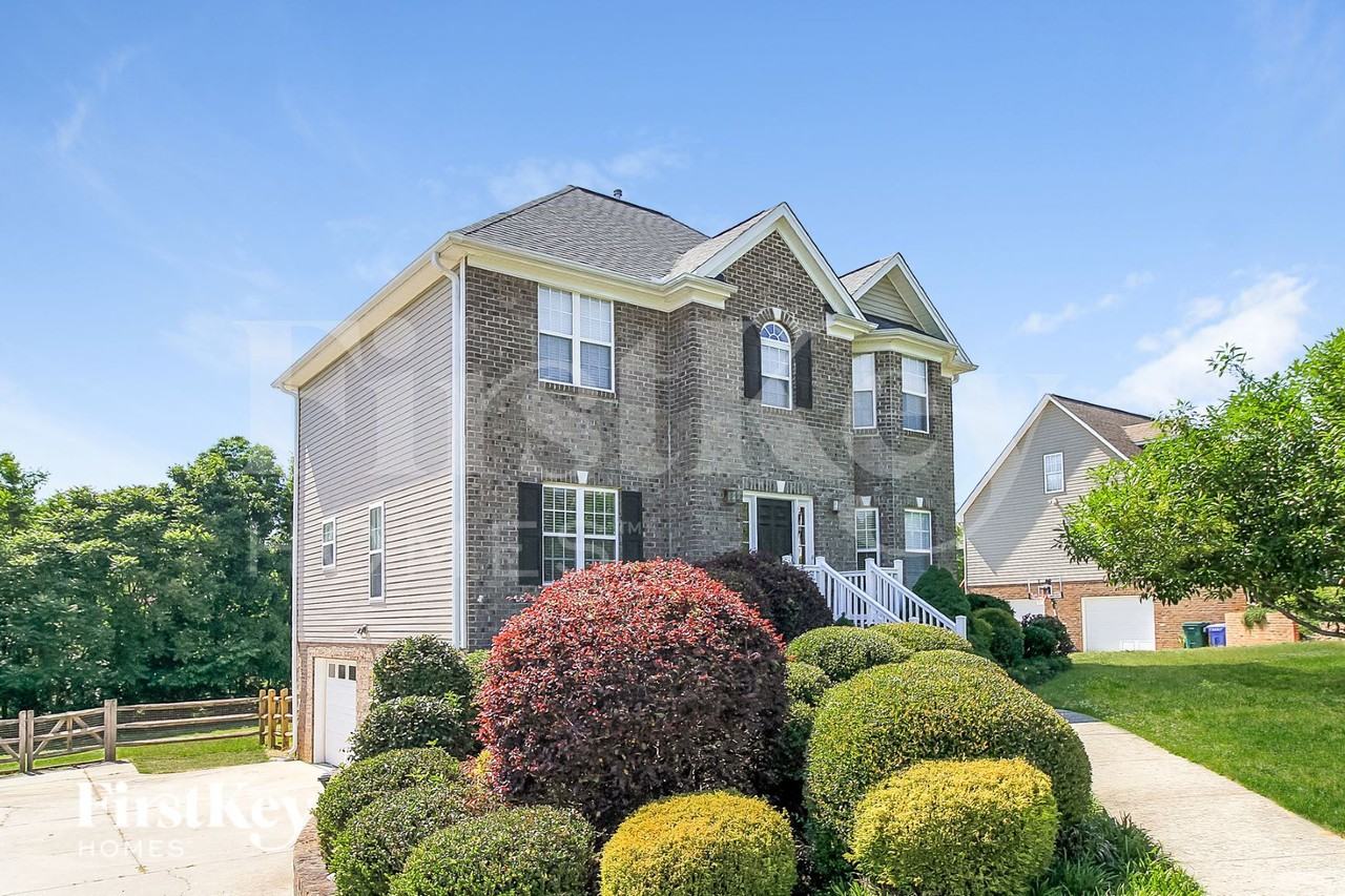 5320 Graycliff Ln - Photo 2 of 15