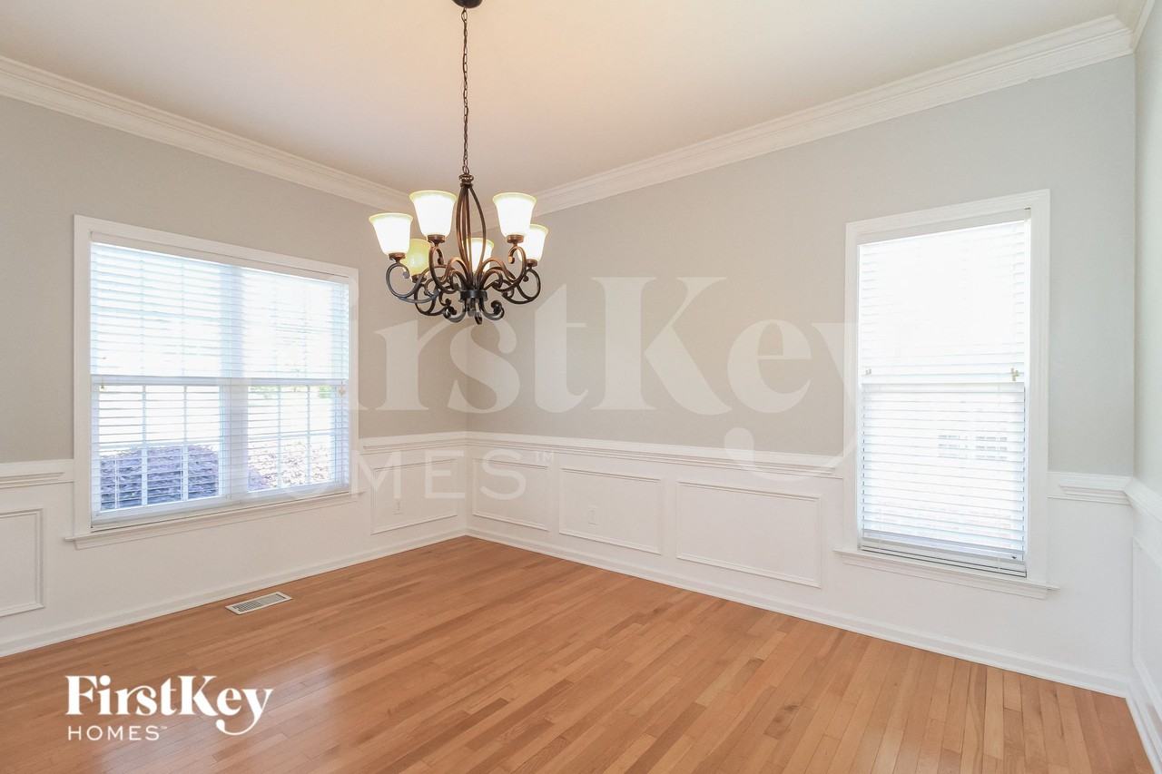 5320 Graycliff Ln - Photo 5 of 15