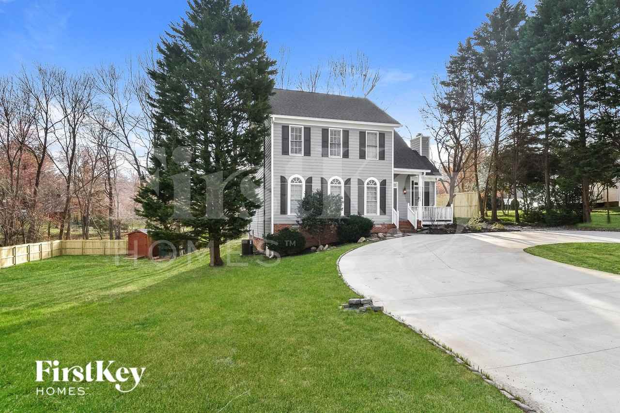 6980 Avenbury Cir - Photo 2 of 15