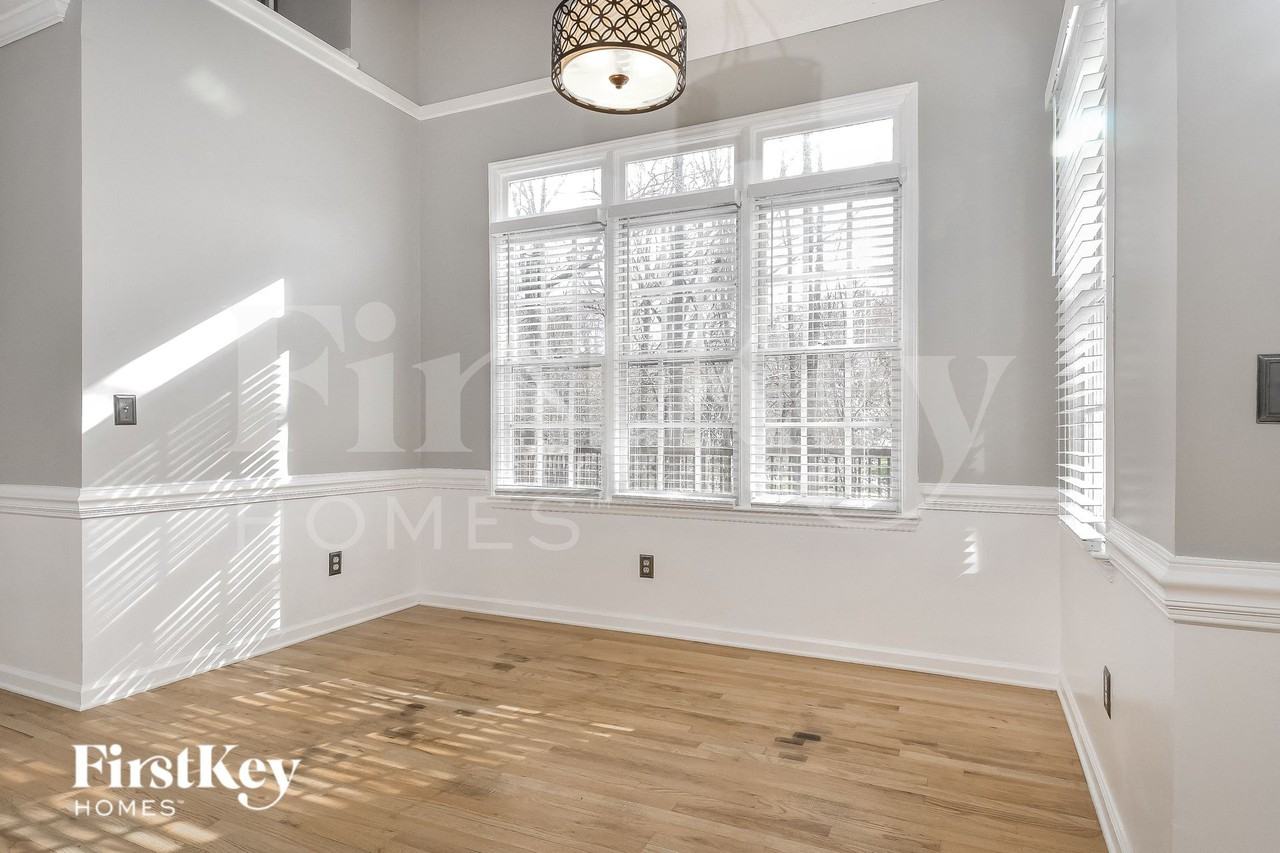 6980 Avenbury Cir - Photo 5 of 15