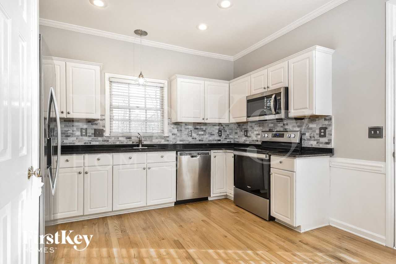 6980 Avenbury Cir - Photo 6 of 15