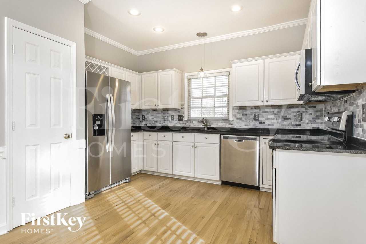 6980 Avenbury Cir - Photo 7 of 15