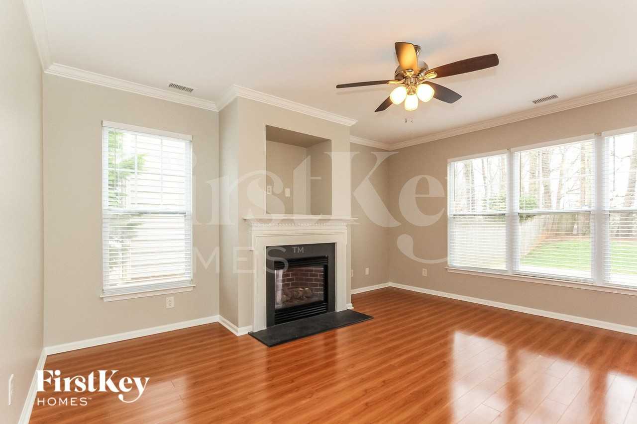 12641 Cross Dale Dr - Photo 2 of 14