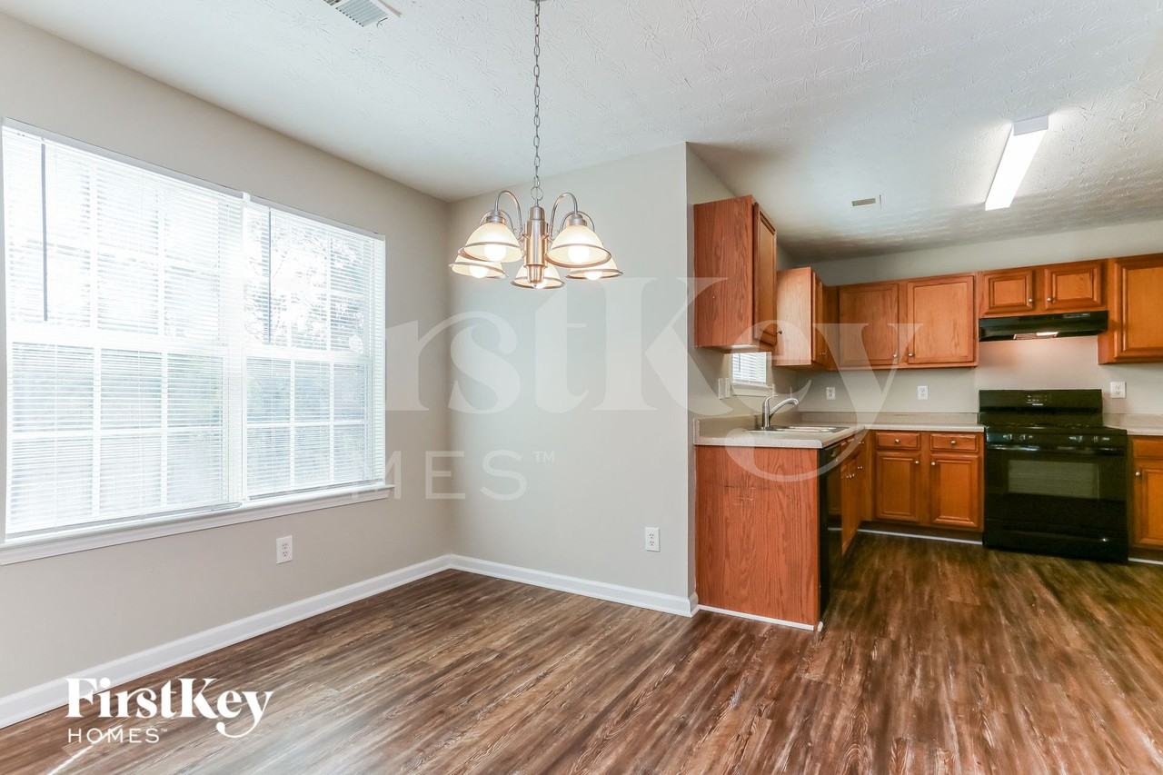 2692 S Hills - Photo 4 of 15