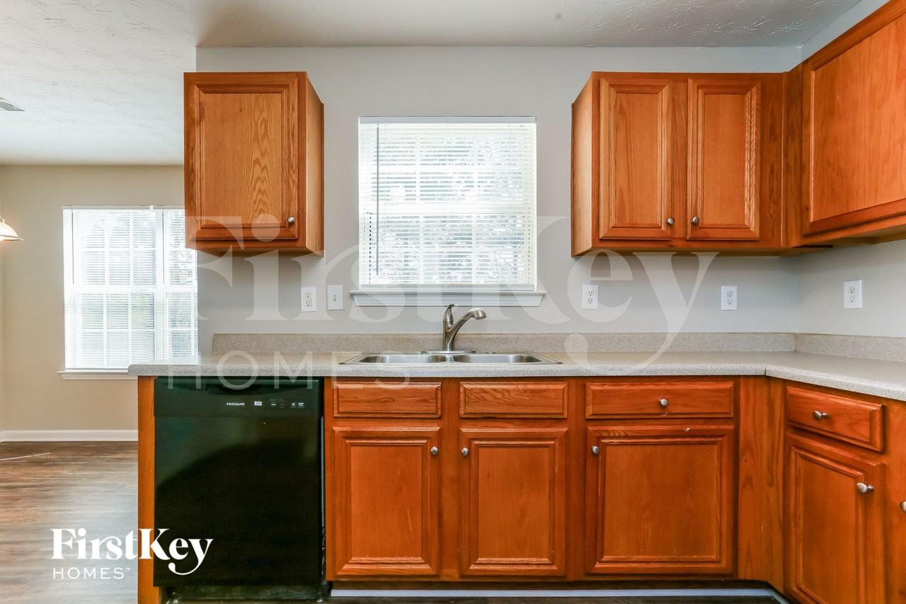 2692 S Hills - Photo 5 of 15