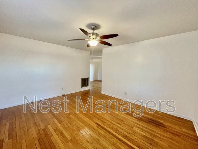 3522 Thomas Ave - Photo 3 of 18