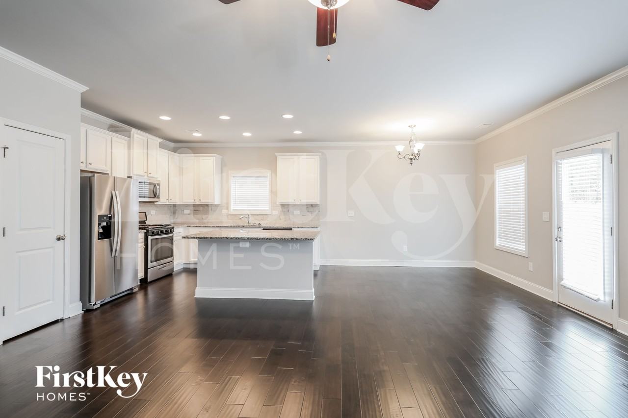 4648 Brayden Dr - Photo 4 of 15