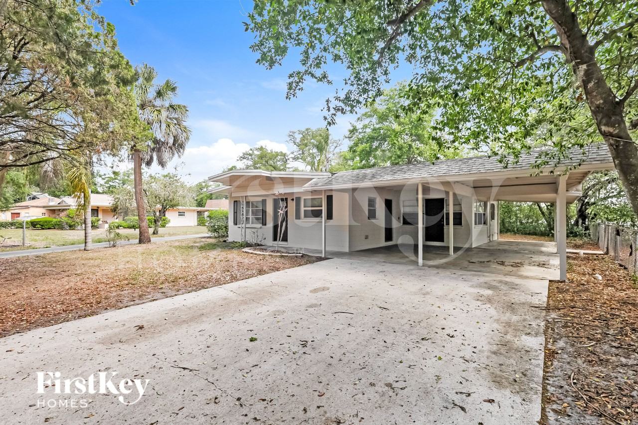 9305 Forest Hills Dr - Photo 2 of 19