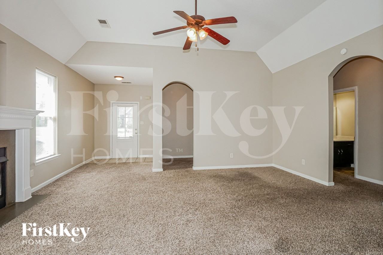 9279 Windy Meadow Ln - Photo 3 of 19