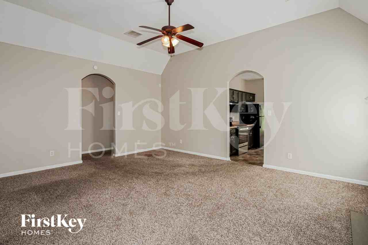 9279 Windy Meadow Ln - Photo 5 of 19