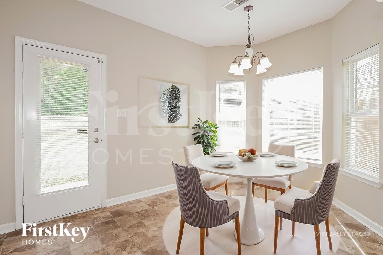 9279 Windy Meadow Ln - Photo 7 of 19
