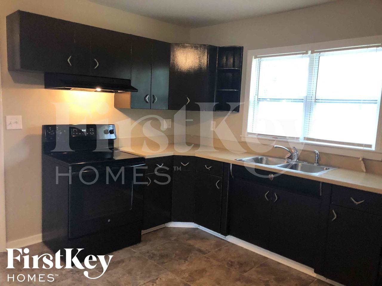 901 Elizabeth Dr - Photo 4 of 17