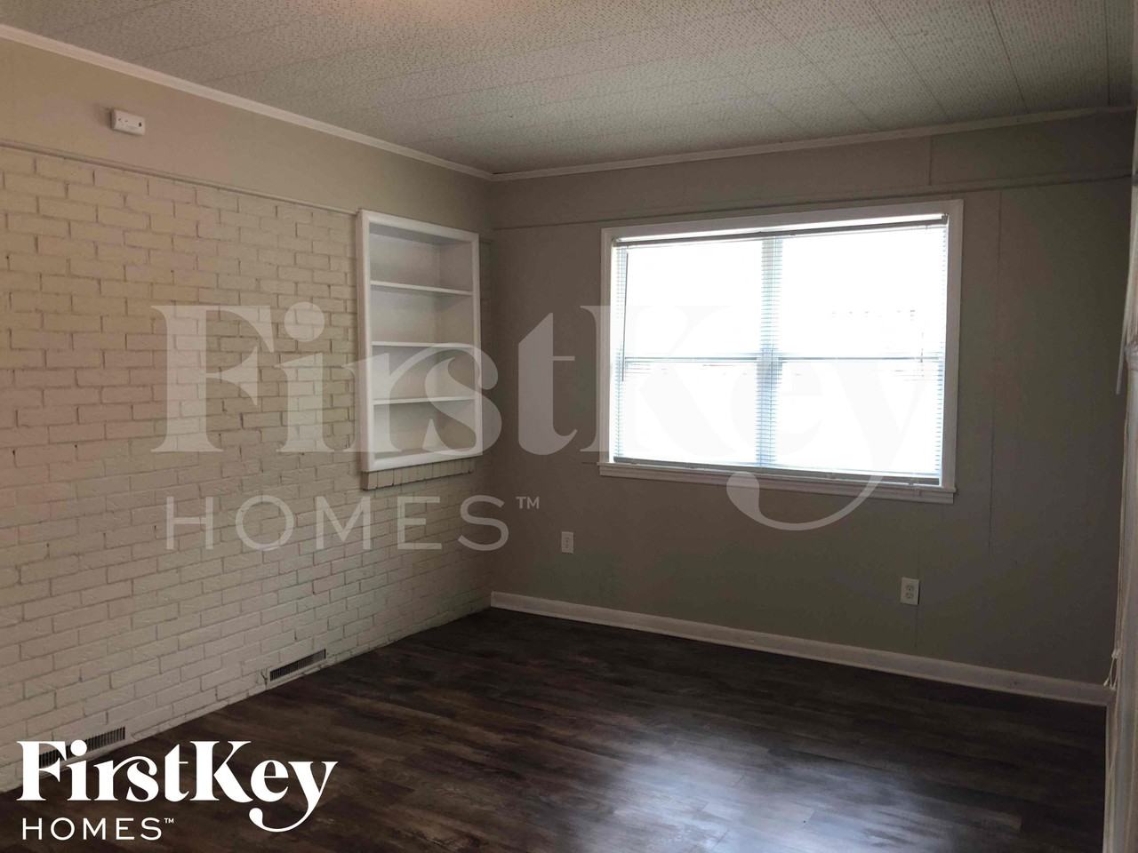 901 Elizabeth Dr - Photo 5 of 17