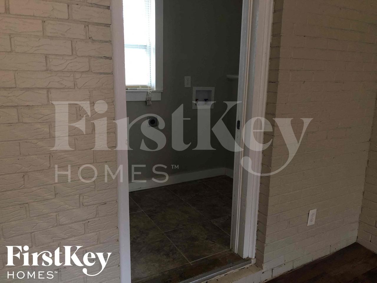 901 Elizabeth Dr - Photo 6 of 17