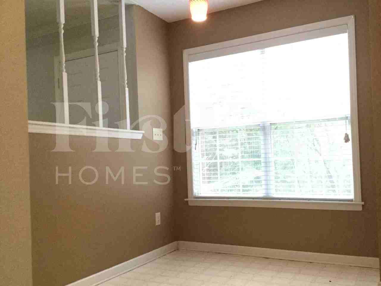 8102 Kingston Dr - Photo 6 of 21