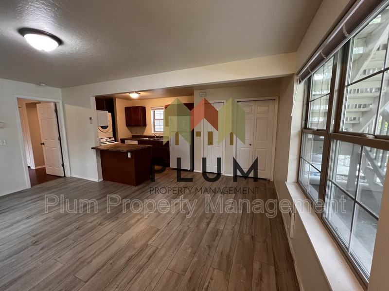 1309 Montana St #101 - Photo 3 of 21