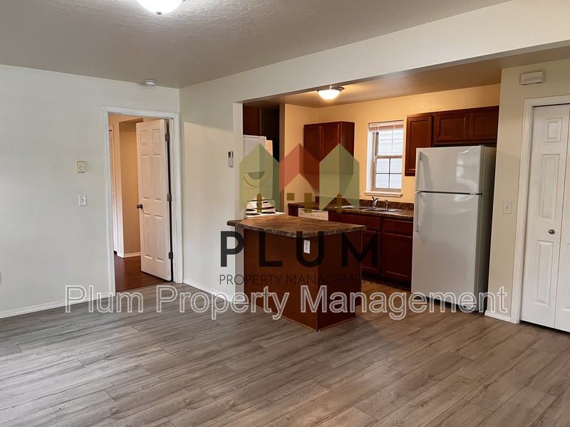 1309 Montana St #101 - Photo 4 of 21