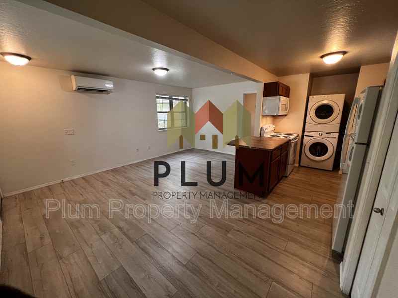 1309 Montana St #101 - Photo 5 of 21