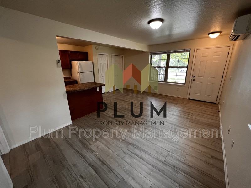 1309 Montana St #101 - Photo 7 of 21