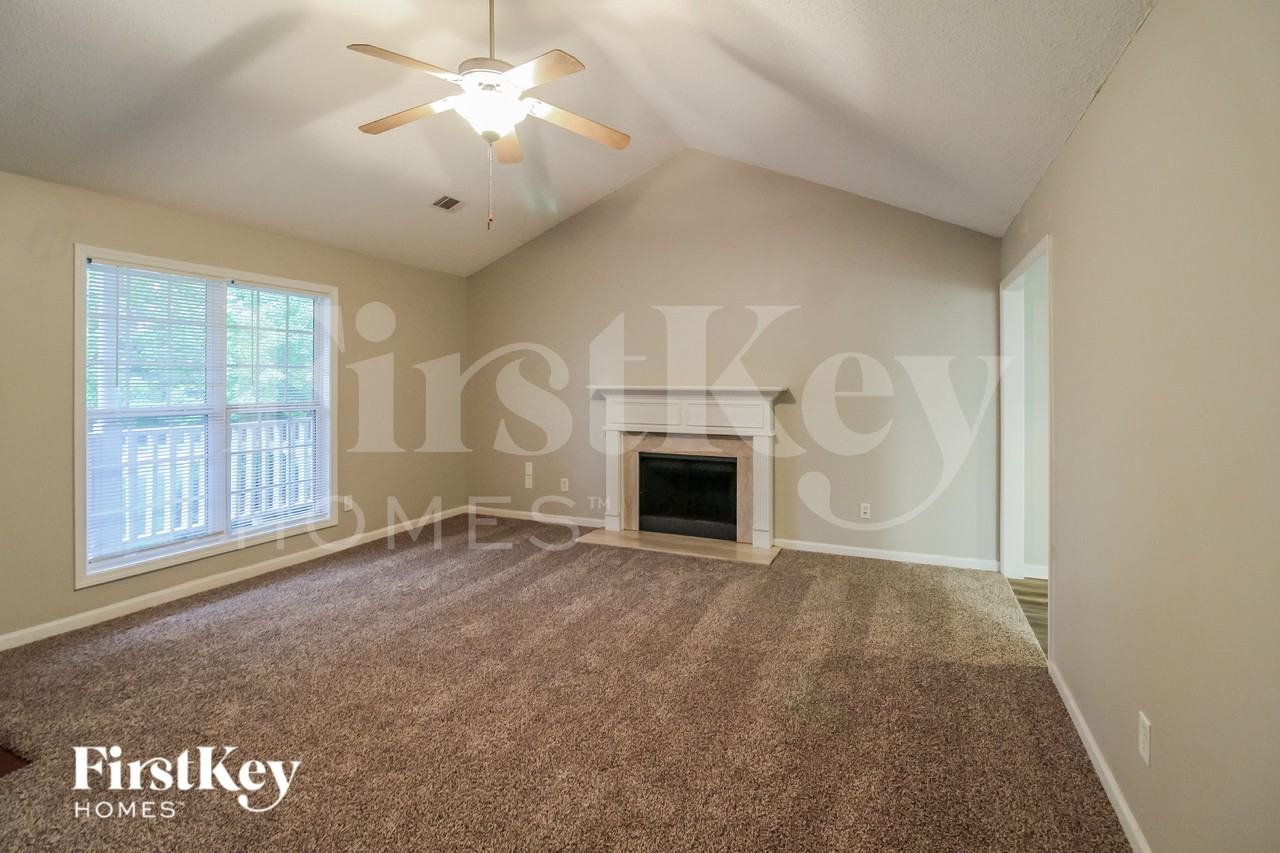 5354 Crown Oaks Dr - Photo 2 of 16