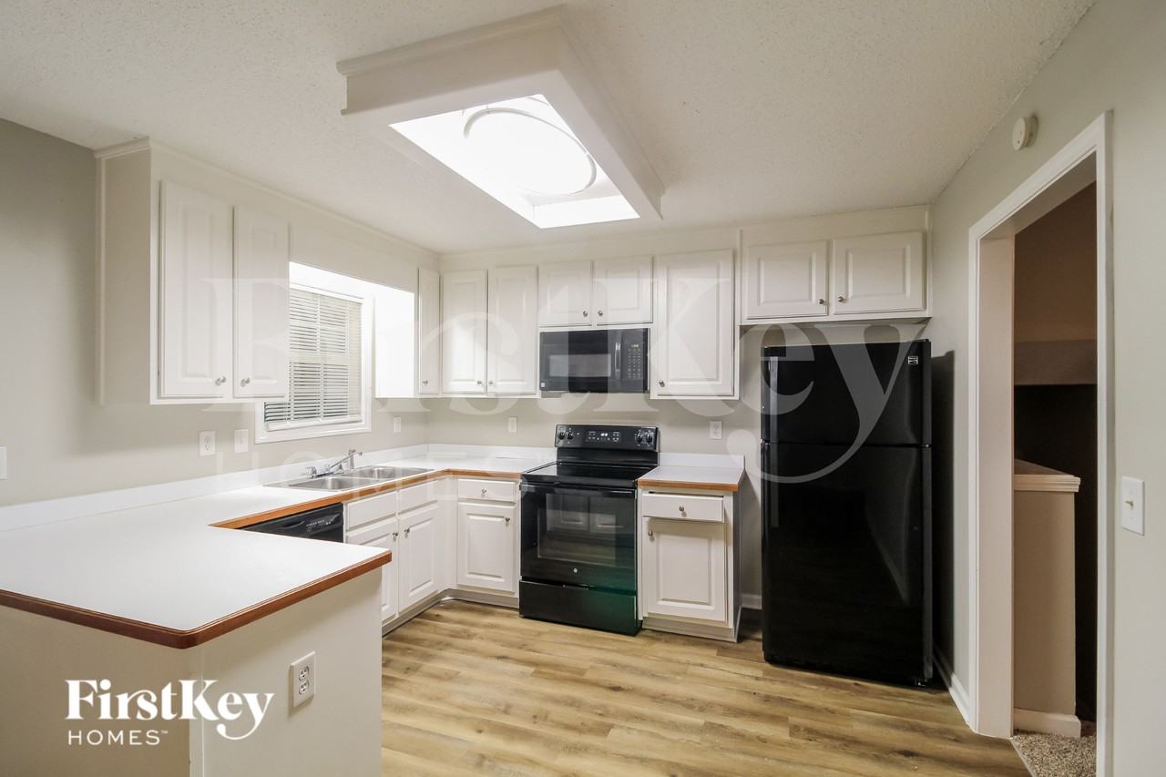 5354 Crown Oaks Dr - Photo 4 of 16