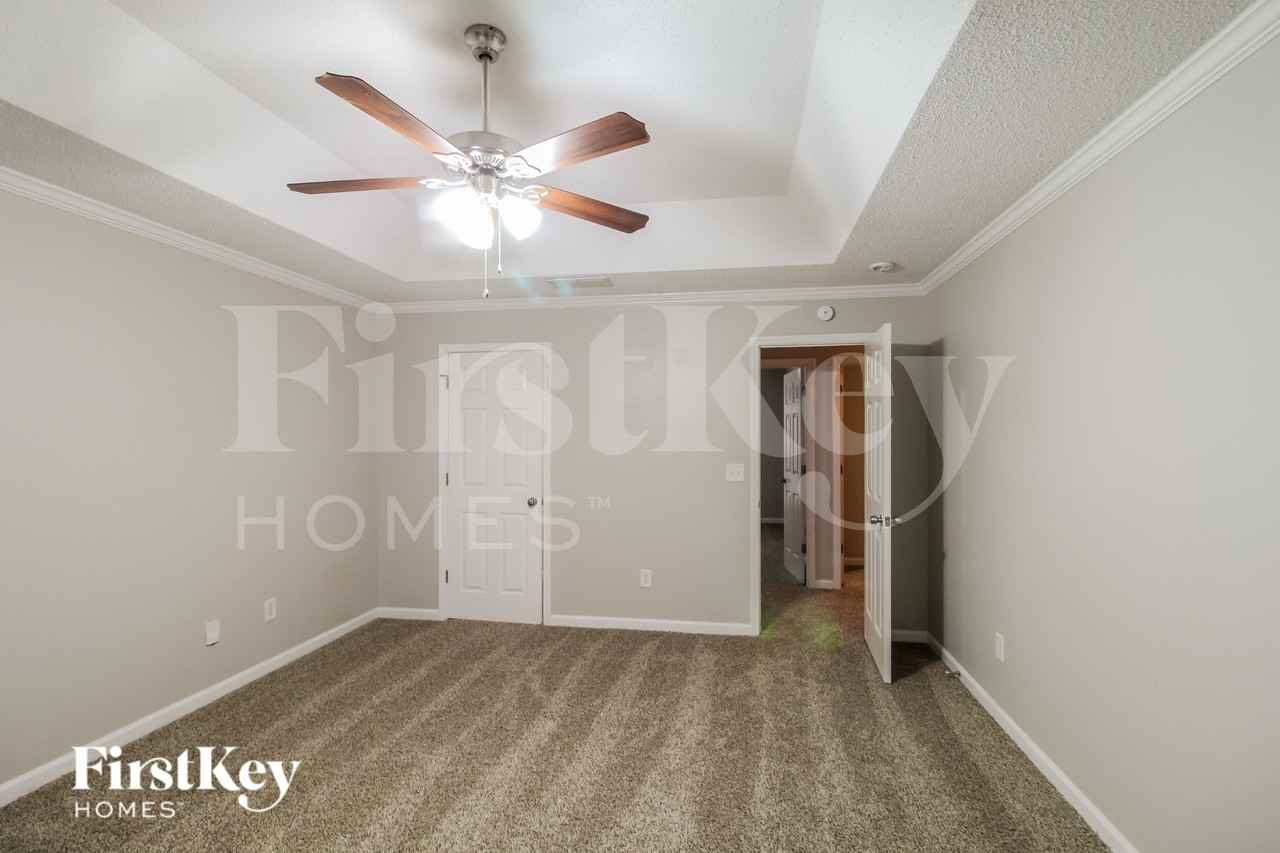 5354 Crown Oaks Dr - Photo 5 of 16