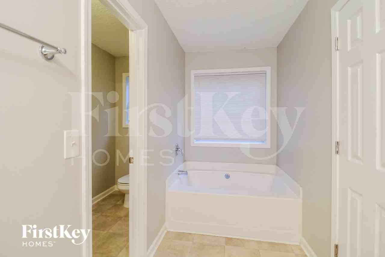 5354 Crown Oaks Dr - Photo 7 of 16