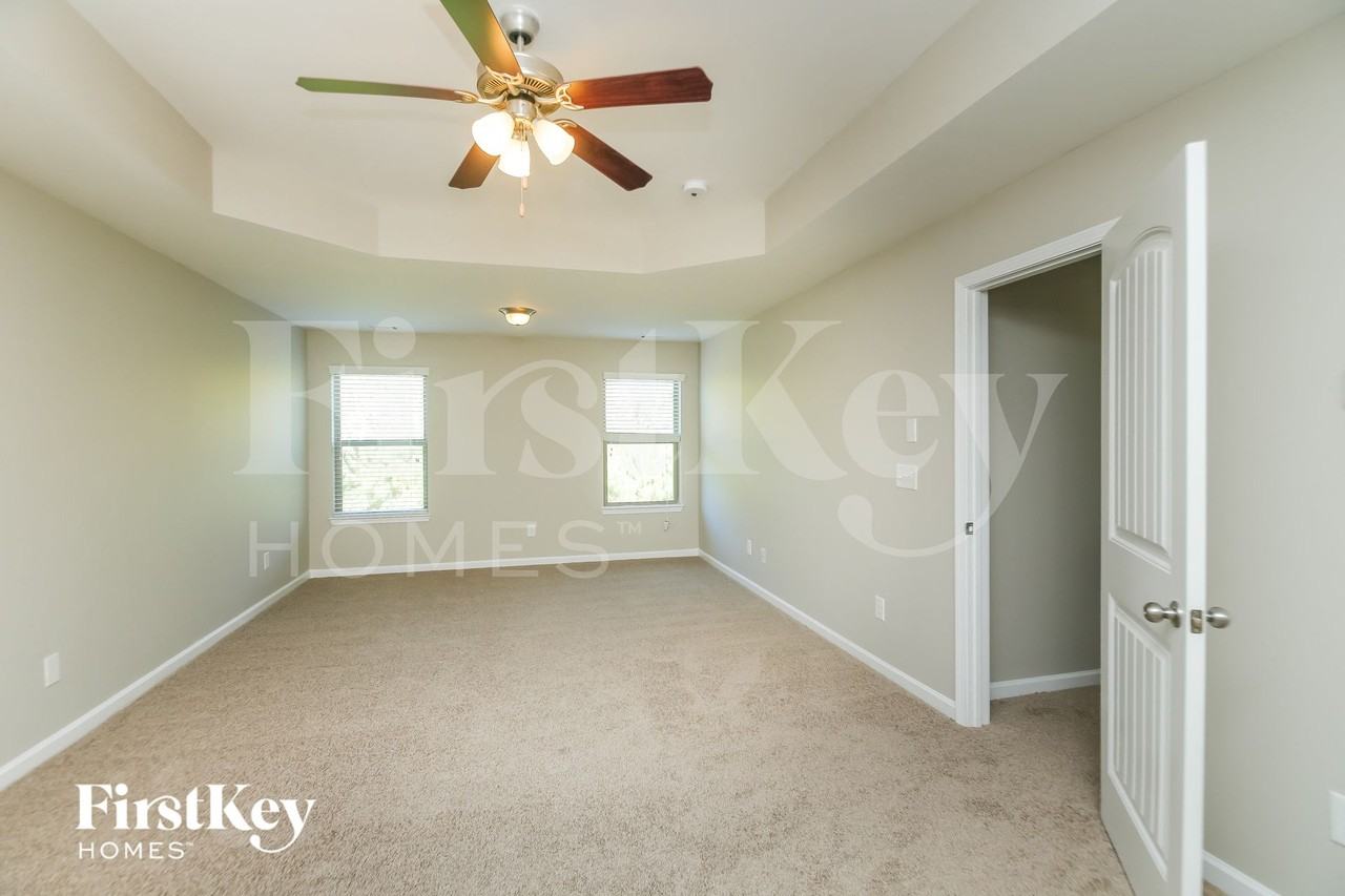 490 Silver Oak Dr - Photo 7 of 16