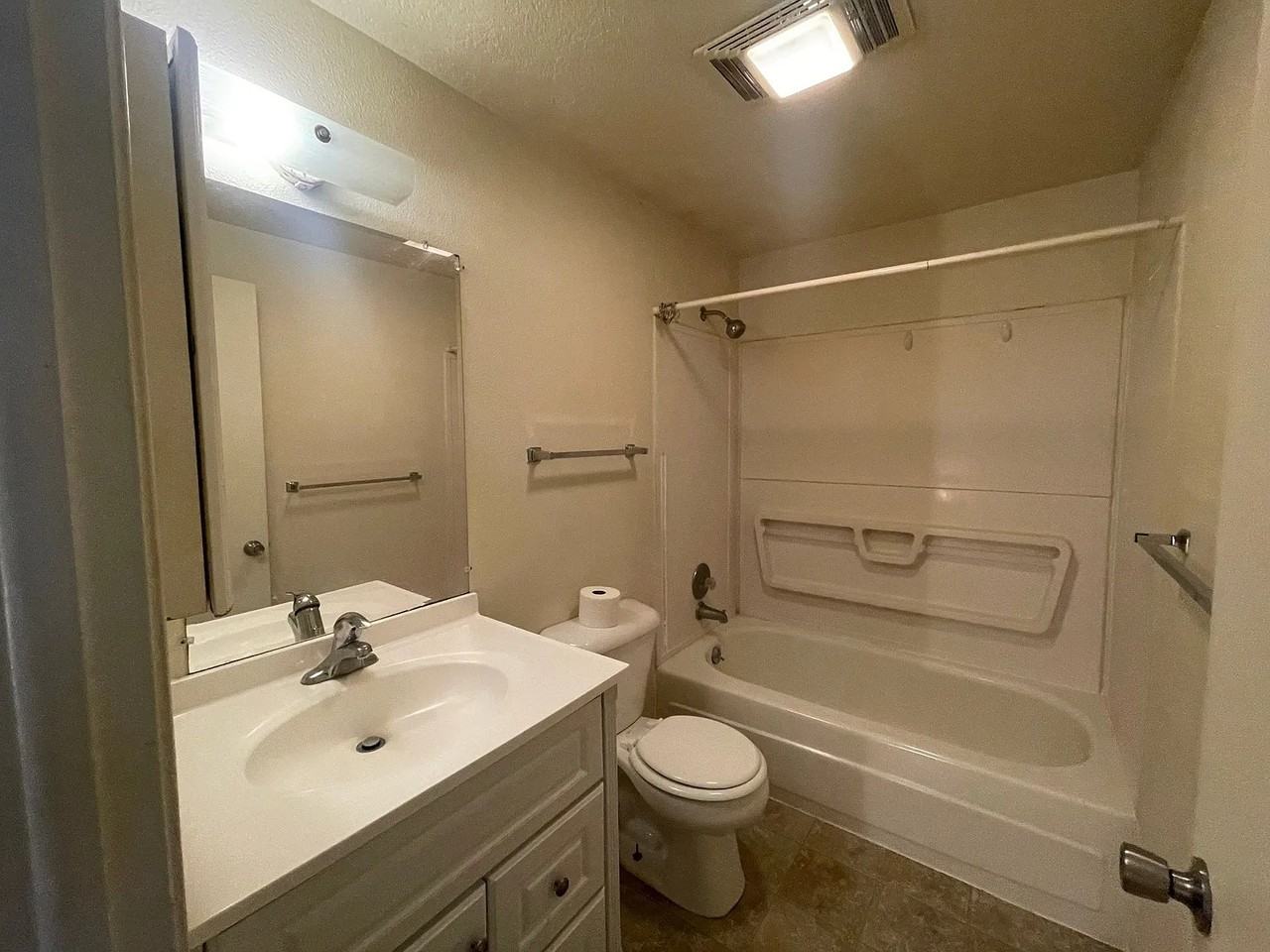 719 E Sherman Ave #3 - Photo 4 of 8