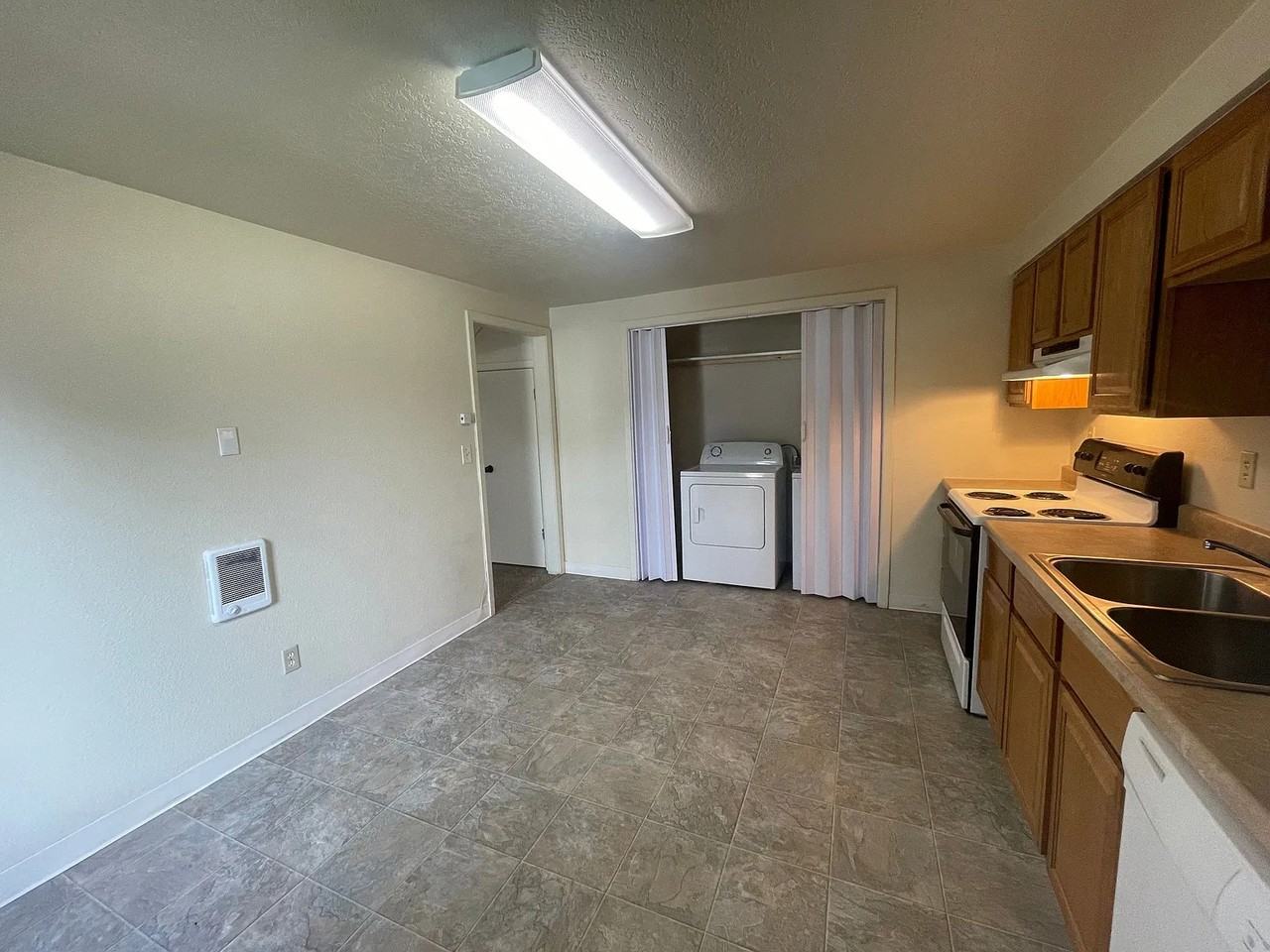 719 E Sherman Ave #3 - Photo 5 of 8