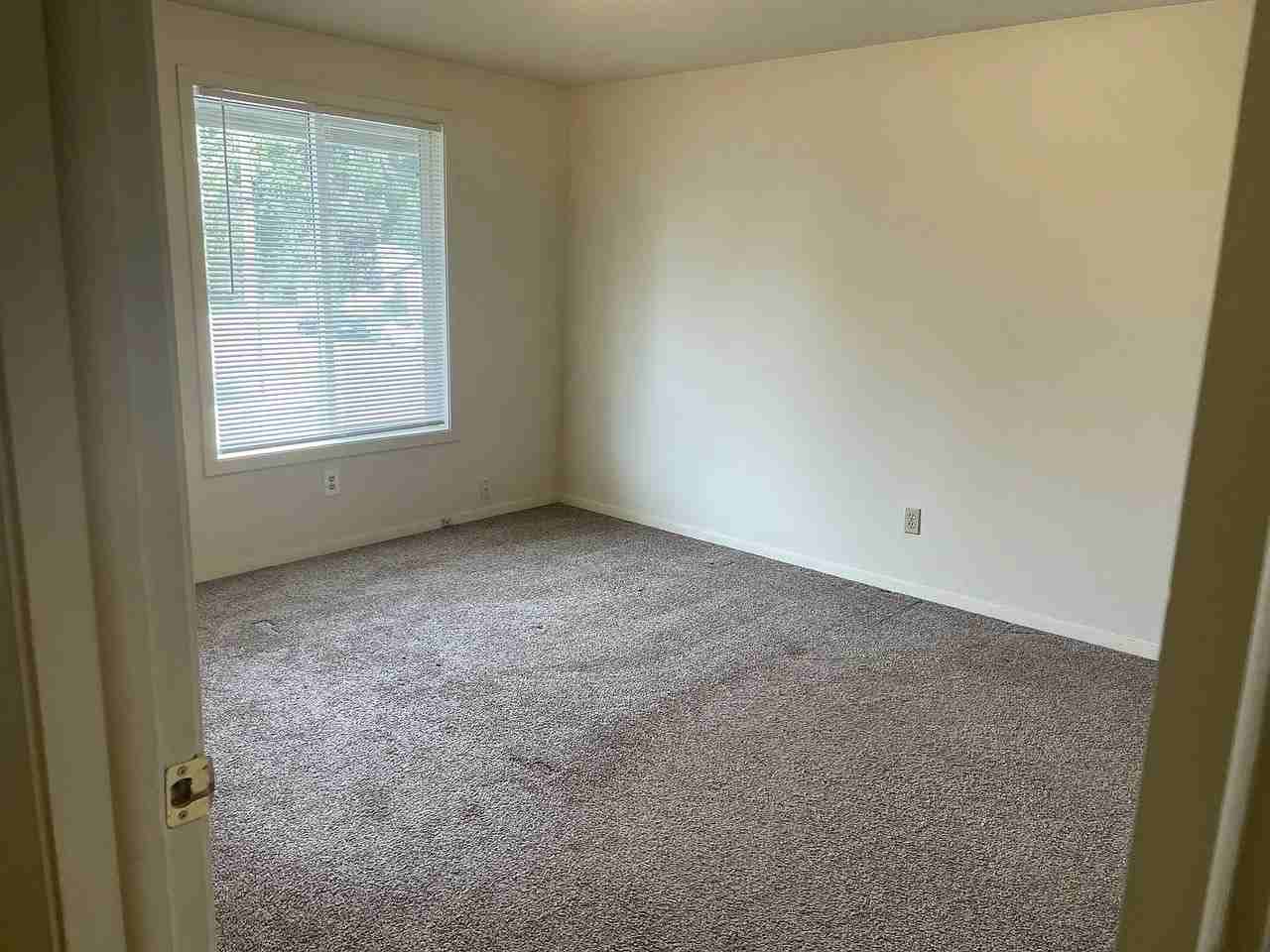 719 E Sherman Ave #3 - Photo 6 of 8