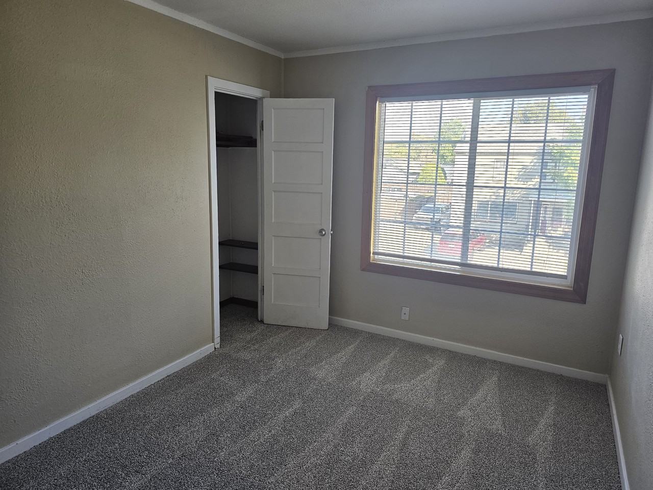 1407 Stevens Dr - Photo 4 of 7