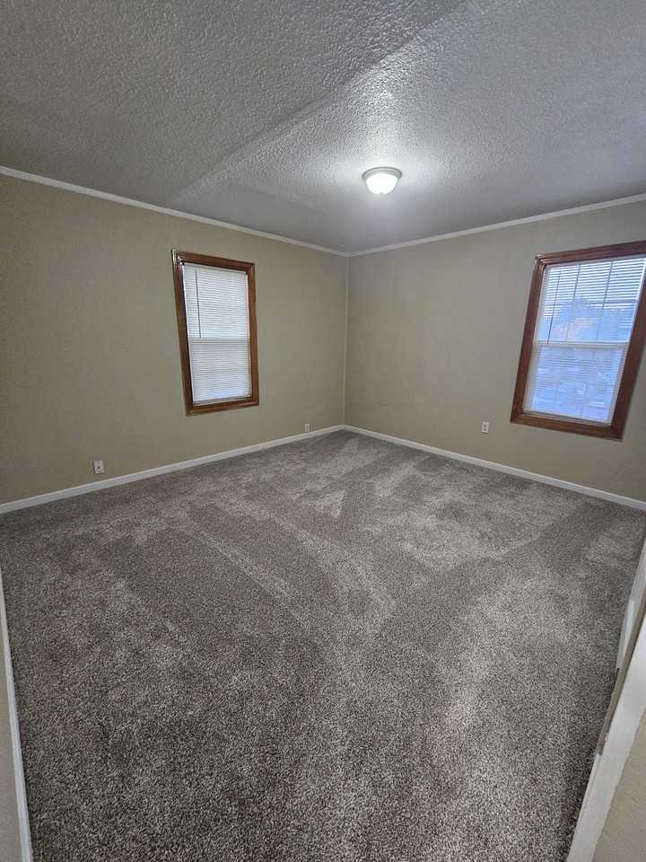 1407 Stevens Dr - Photo 5 of 7