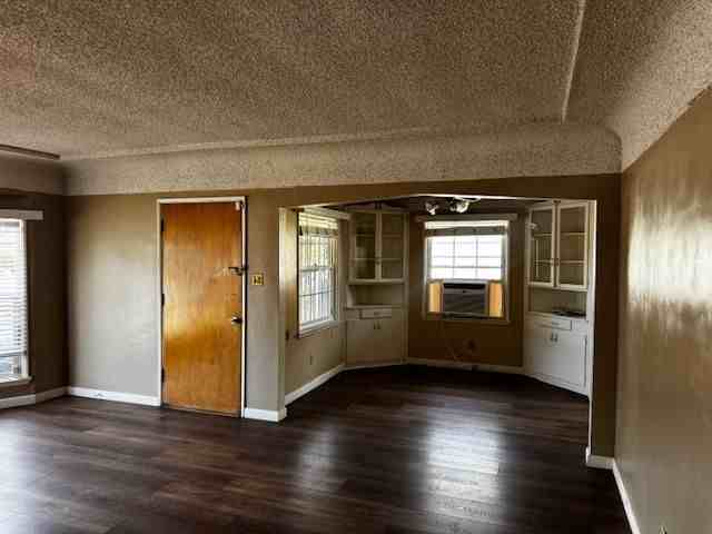 9610 Rosecrans Ave - Photo 6 of 21