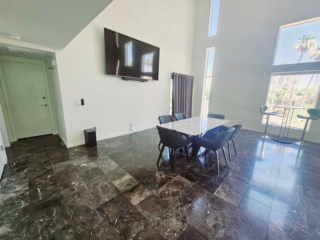 1111 W University Dr - Photo 5 of 34