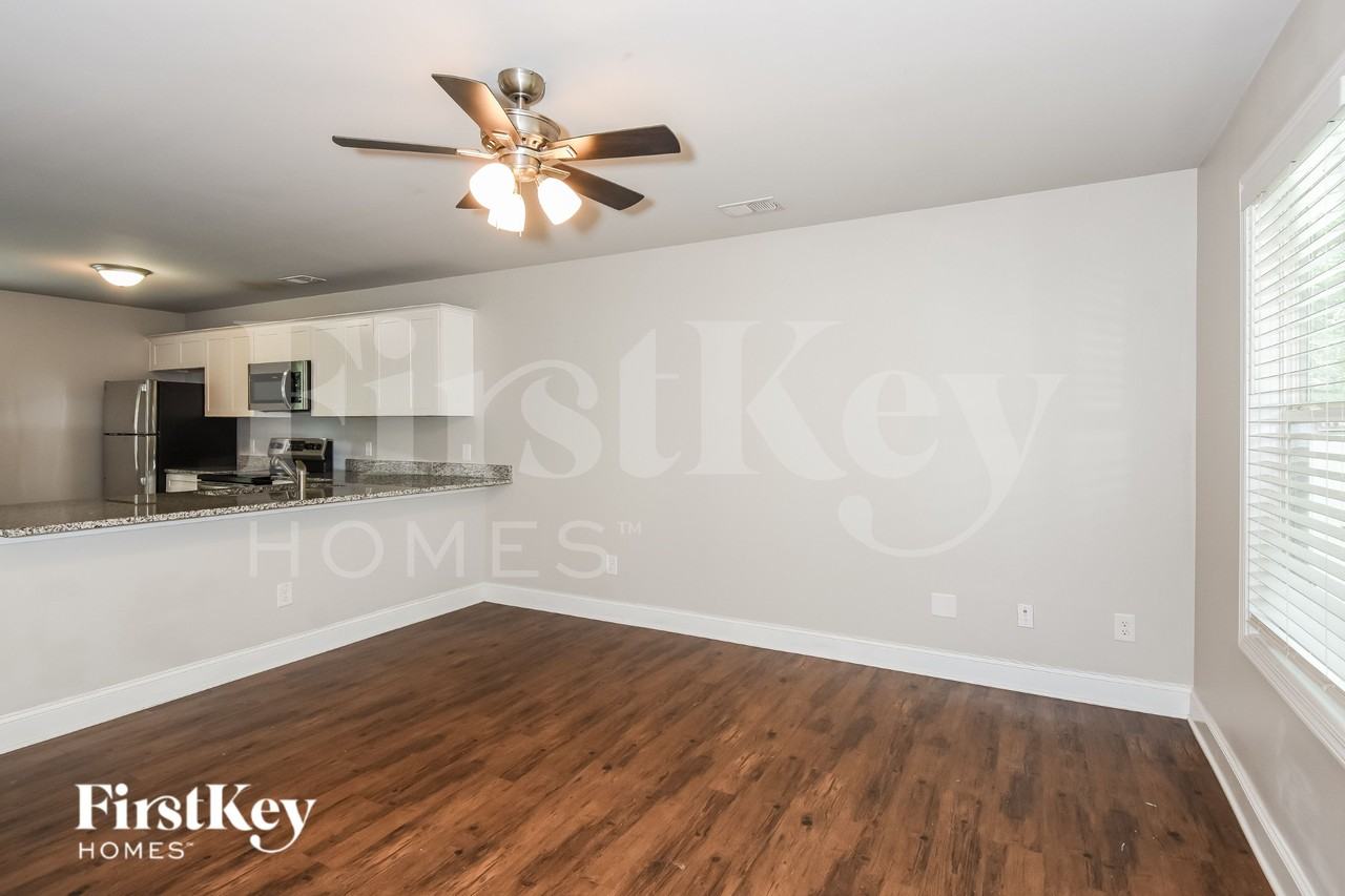 2520 Belaire Dr - Photo 3 of 16
