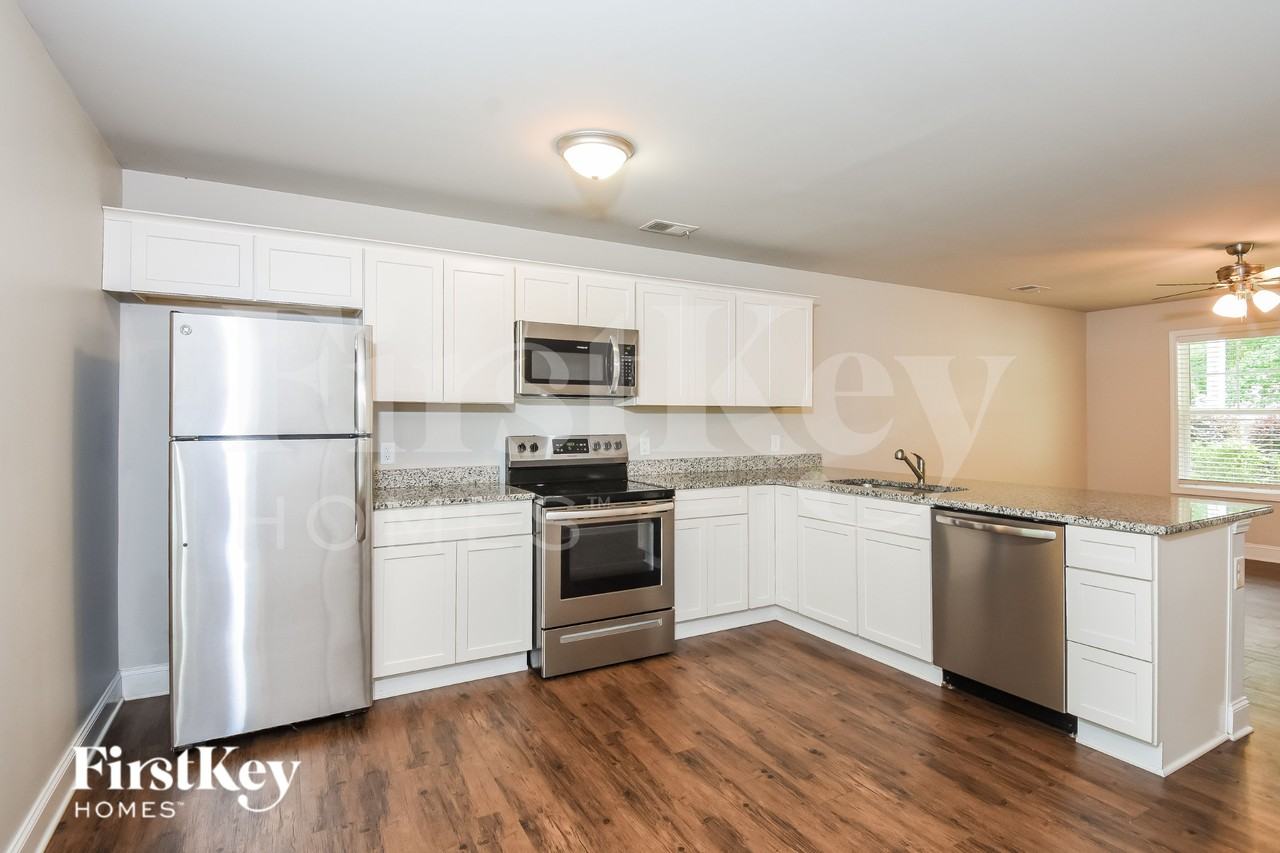 2520 Belaire Dr - Photo 5 of 16