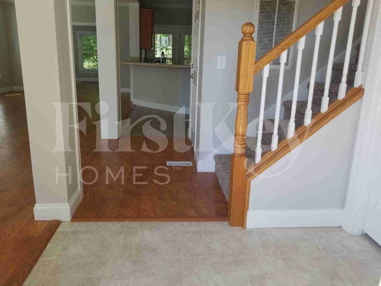 1911 Chestnut Oak Ln - Photo 4 of 48