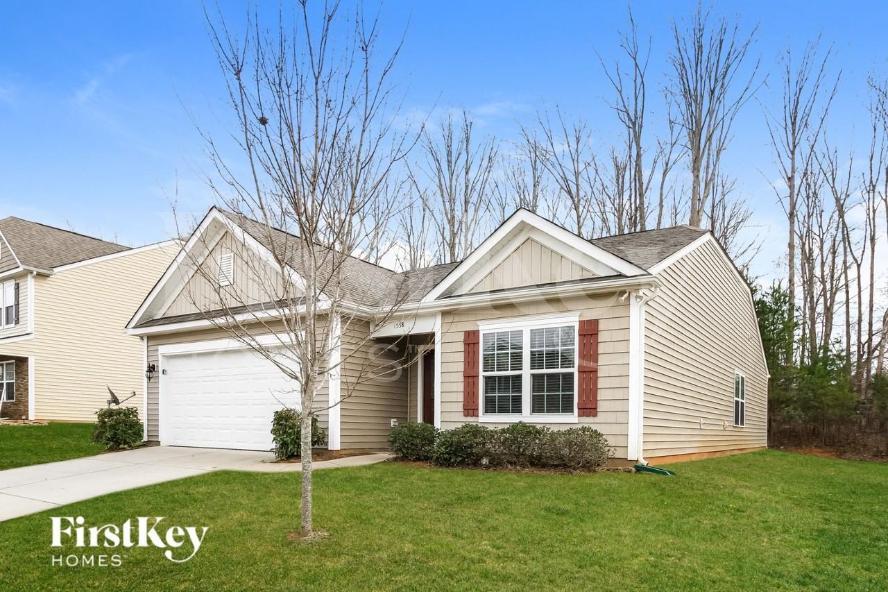 1558 Weatherend Dr - Photo 2 of 15