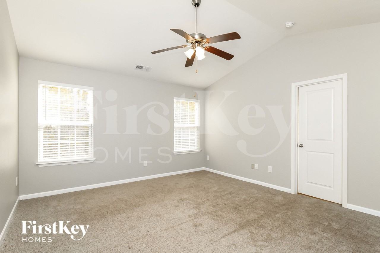 1558 Weatherend Dr - Photo 6 of 15