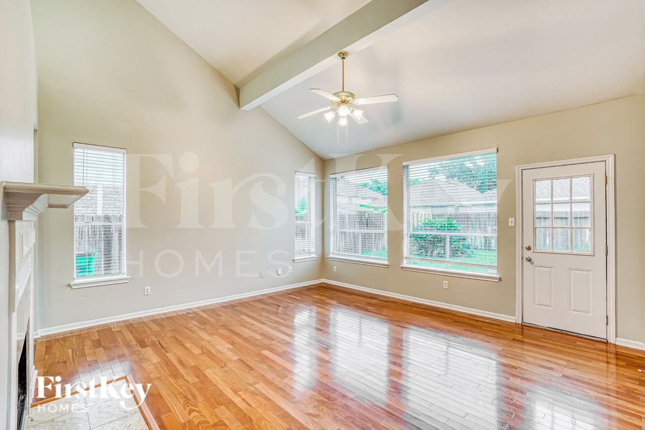 12831 Pheasant Lake Ct - Photo 2 of 20