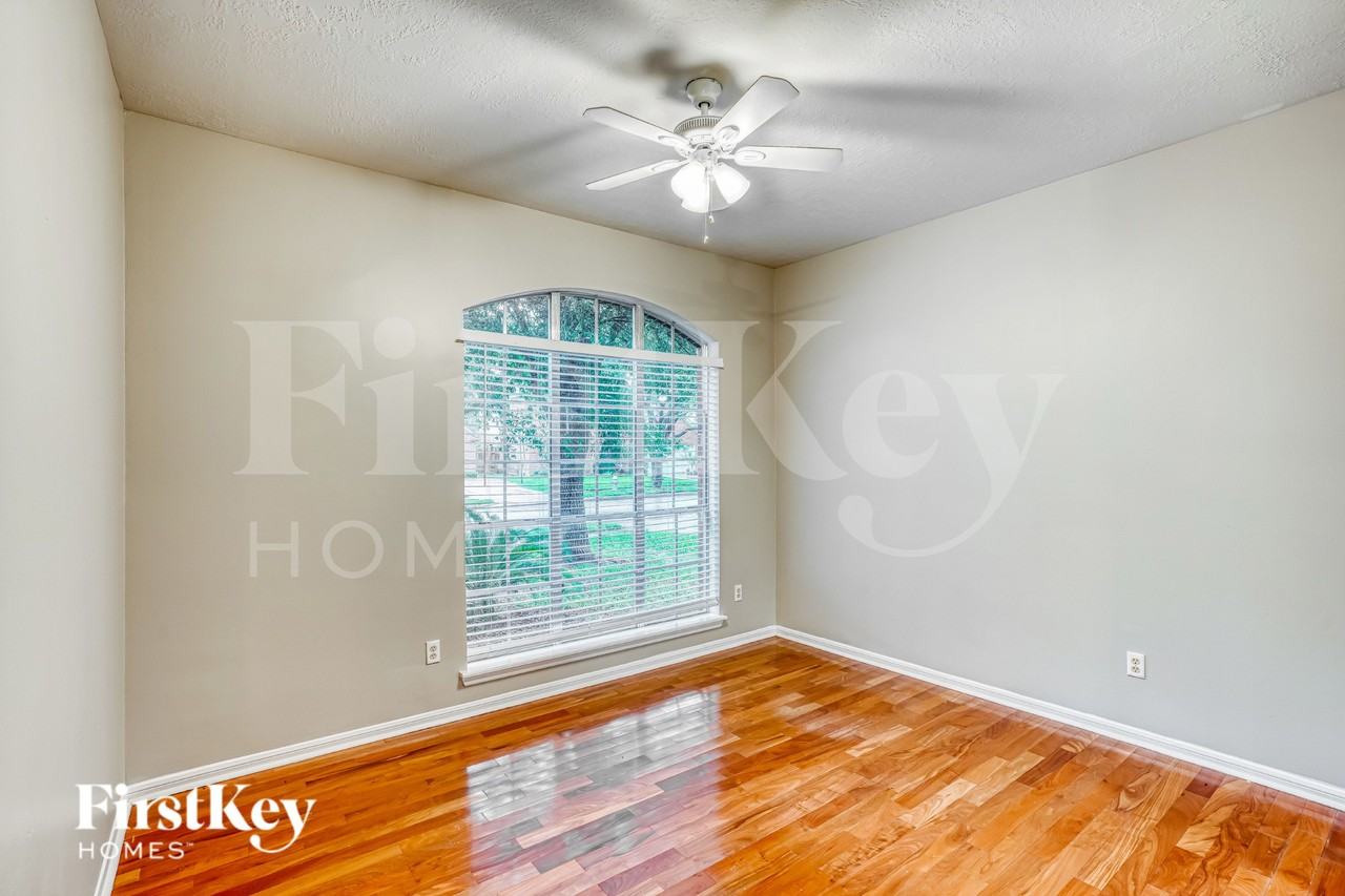 12831 Pheasant Lake Ct - Photo 5 of 20