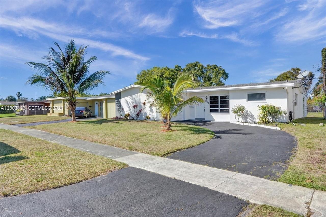 7131 Nw 24th Pl #7131 - Photo 2 of 48