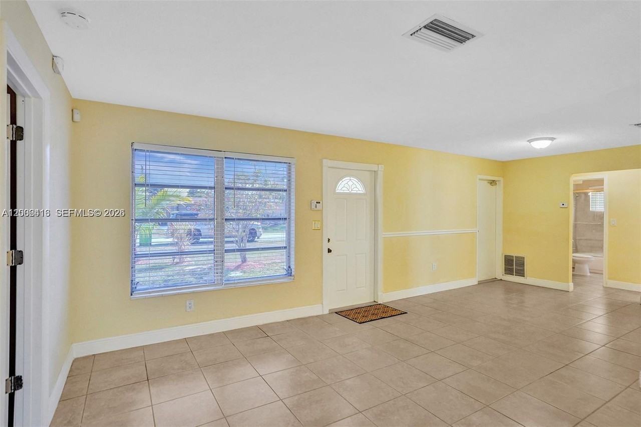 7131 Nw 24th Pl #7131 - Photo 4 of 48