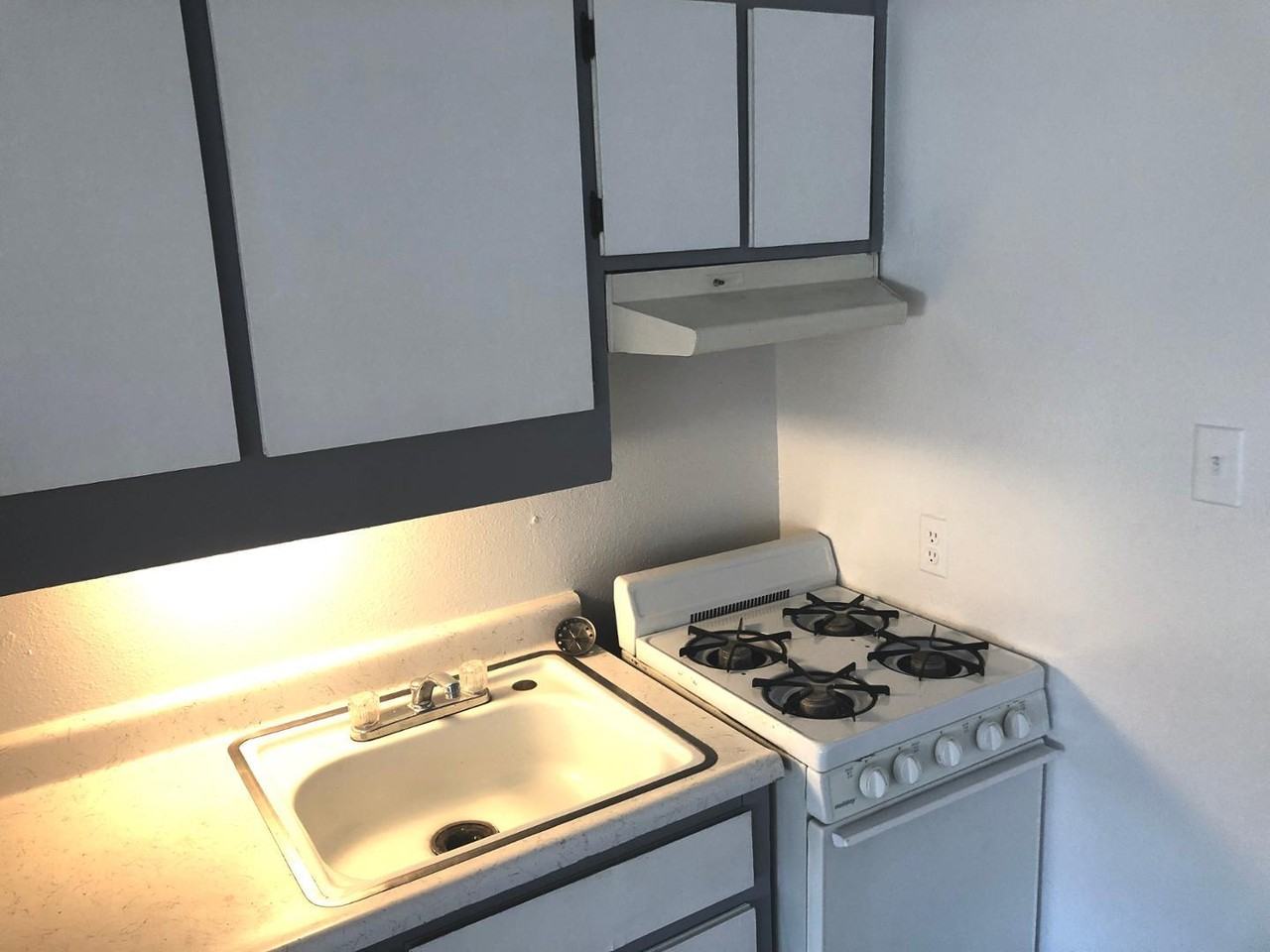 1515 Copper Ave Ne #2B - Photo 7 of 9