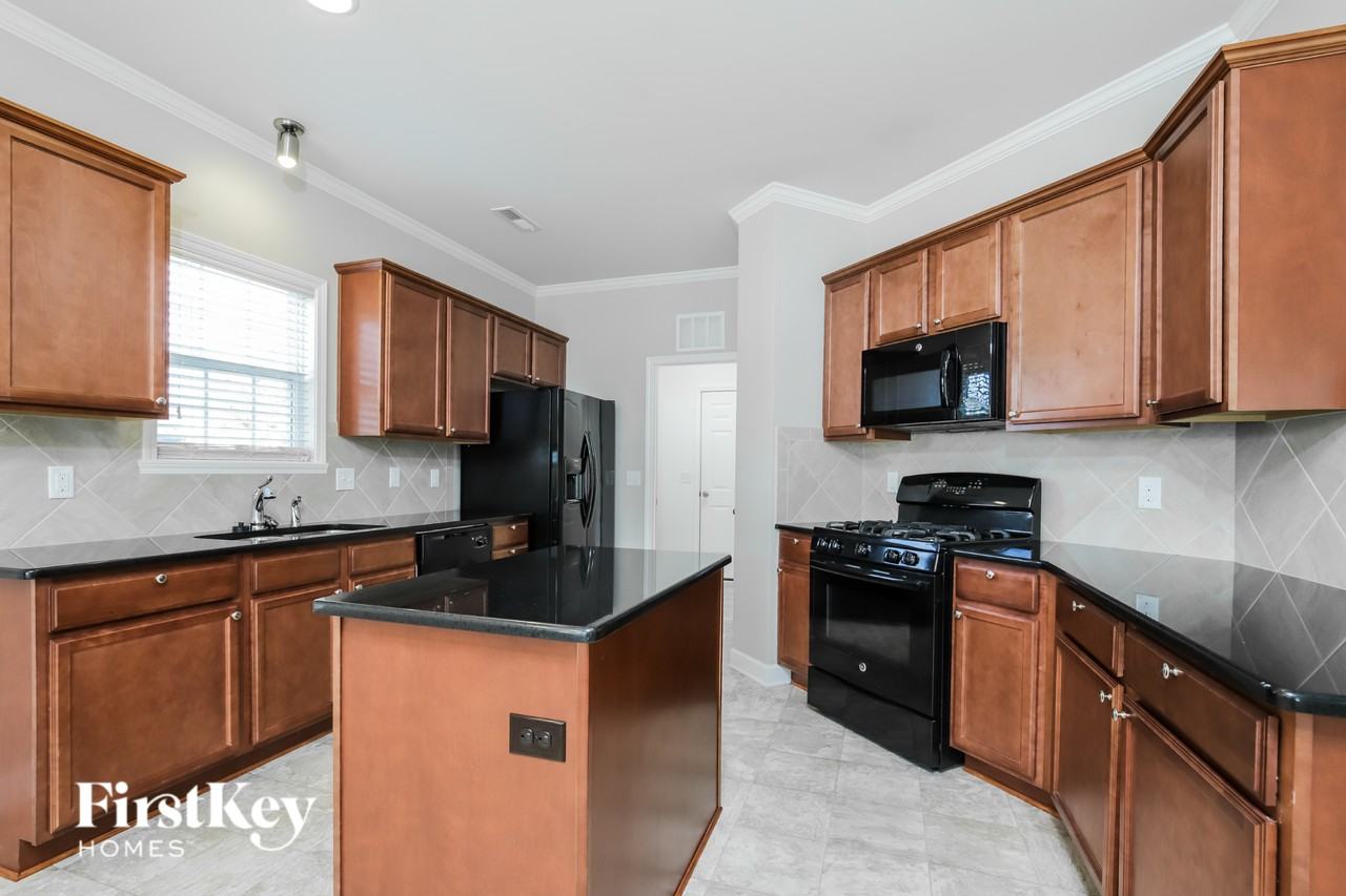 111 Twisted Cypress Ln - Photo 6 of 15