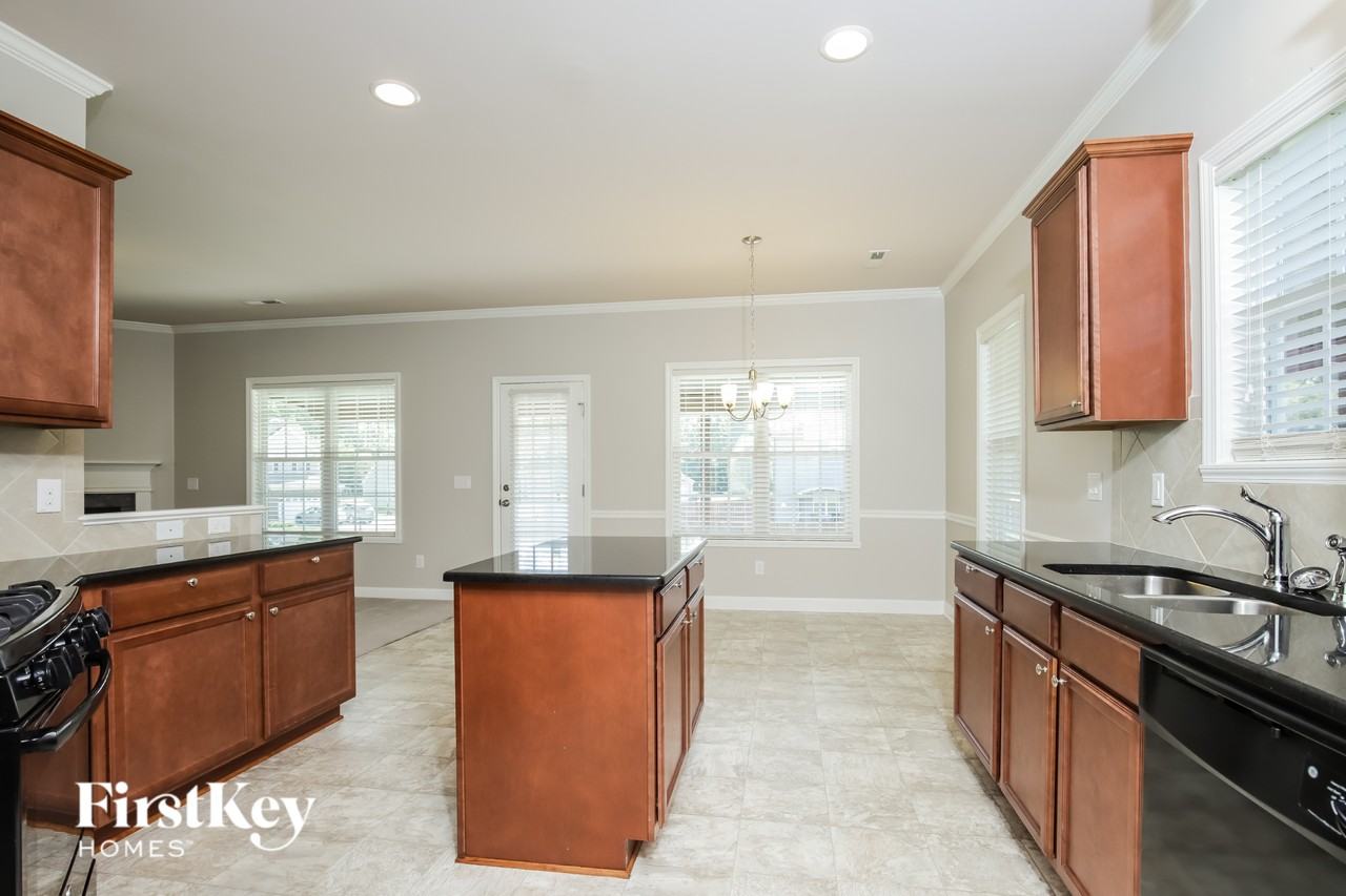 111 Twisted Cypress Ln - Photo 7 of 15